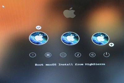 2.Installing macOS HighSierra Beta 2 Update Clover Boot Manager Screen.JPG