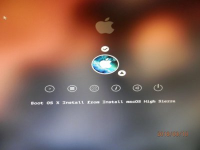 27.CBM _Booting macOS High Sierra UEFI USB Installer.JPG
