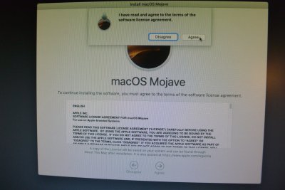 37.Install macoS Mojave license agreeed.JPG