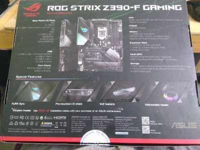 03-ROG STRIX Z390-F GAMING-1.jpg