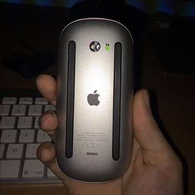 Apple Magic Mouse 2 Unboxed.