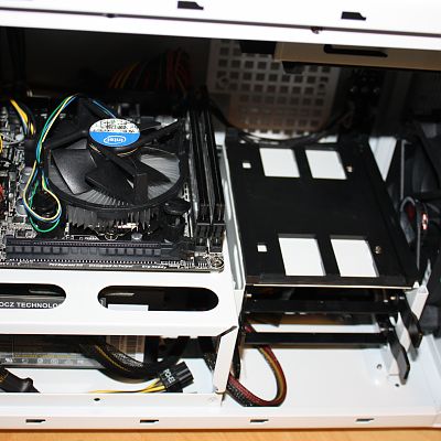 Internal shot of Phenom mini-ITX without GPU