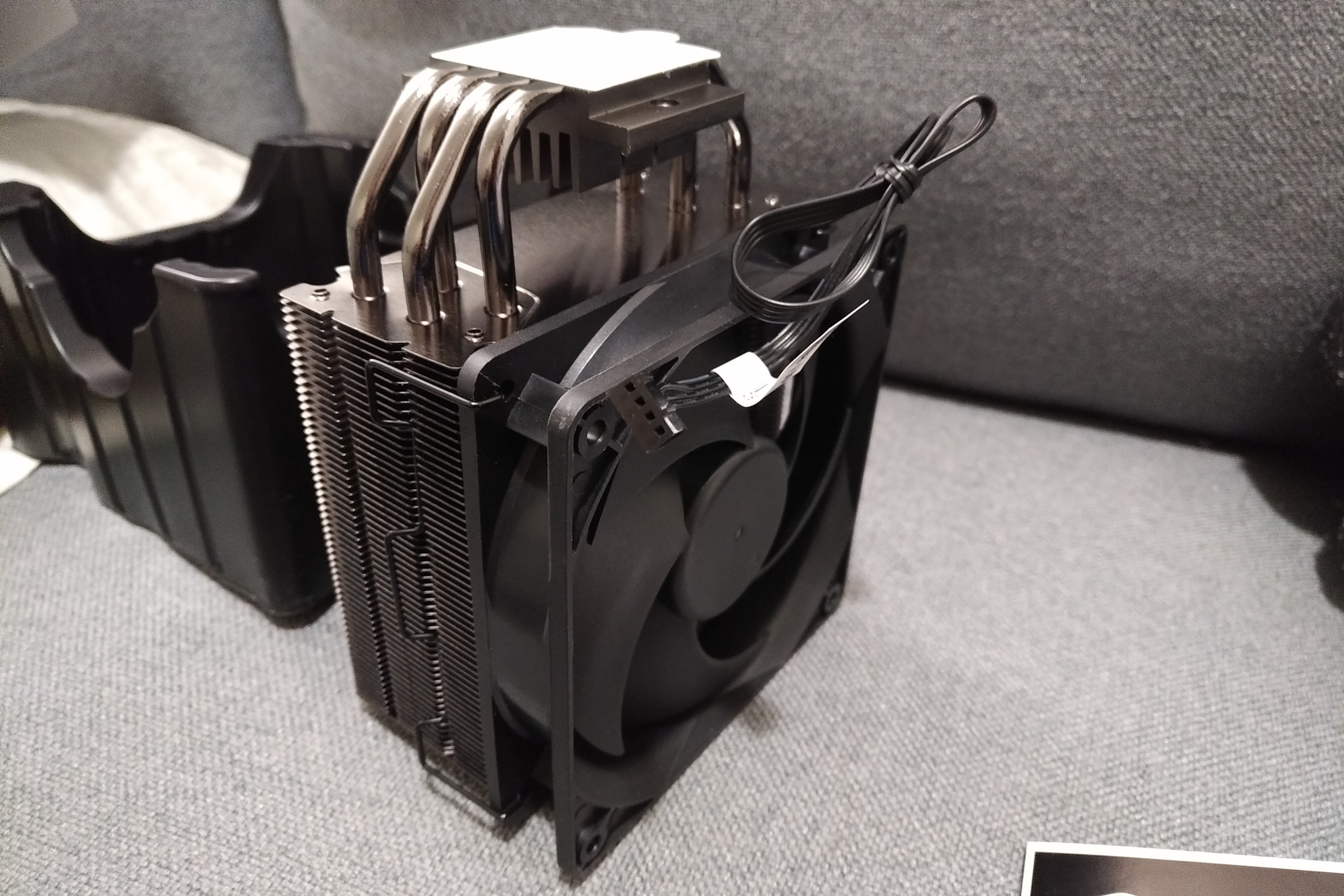 Cooler with heat pipes