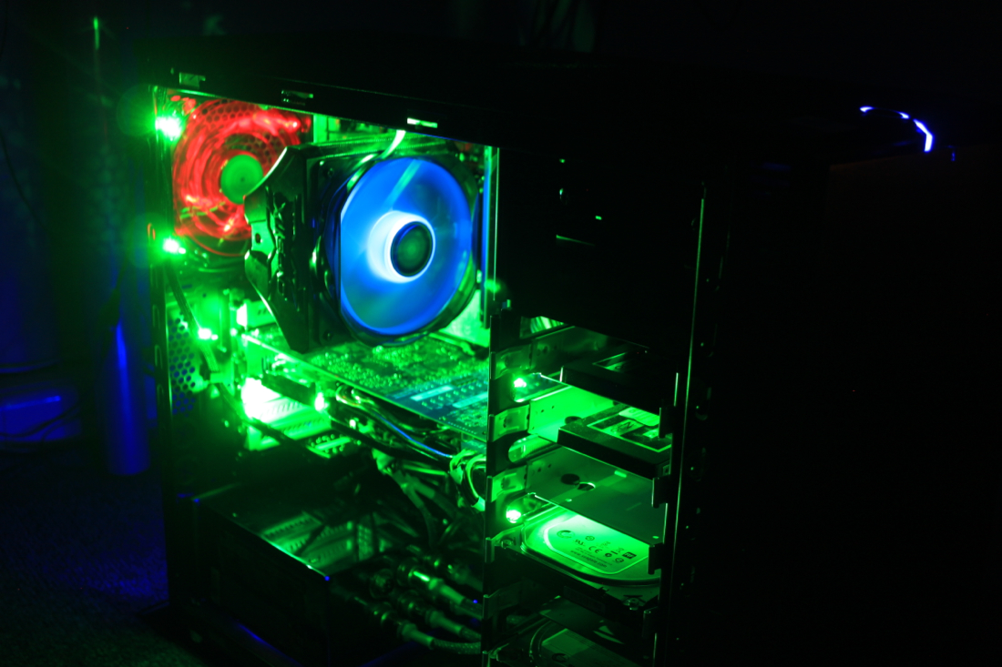 NZXT. Light Sleeved LED kit 1meter Green - best buy ever so bright and easy to install
