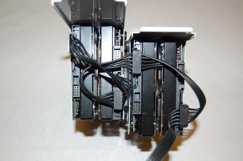 60275-tricky-cabling-hdds.jpg